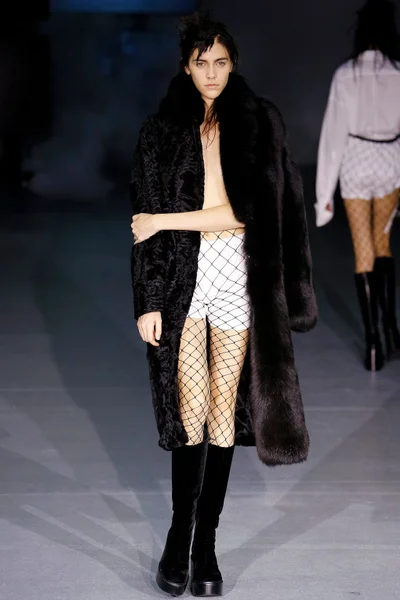 Look 2